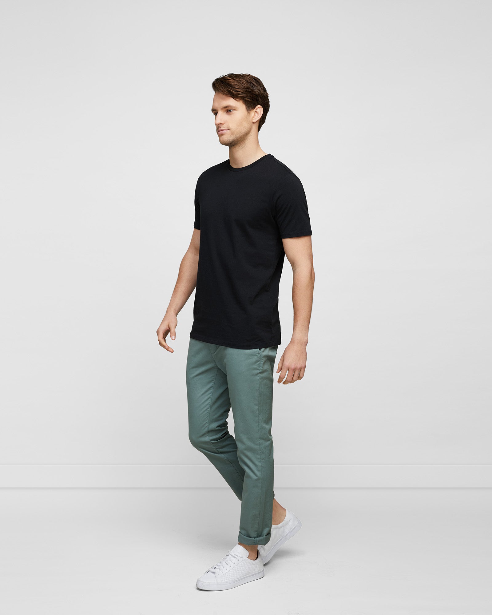 Slim Fitting Men's Black Crew Neck T-Shirt in premium Cotton