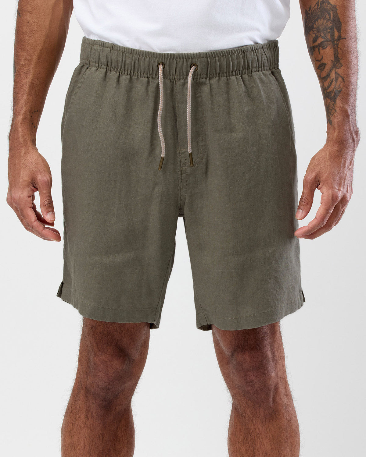 Men's olive 100% linen shorts with relaxed fit and drawstring waist