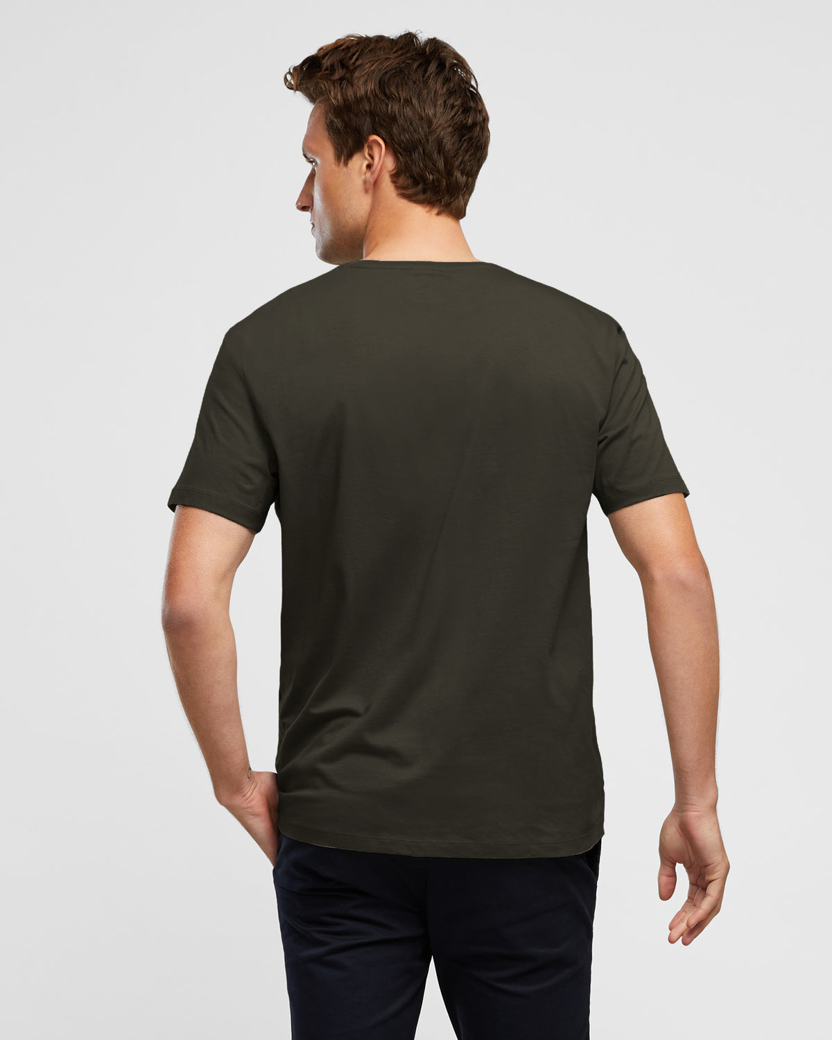 Tailored hunter green t-shirt for men – perfect everyday basic, rear view
